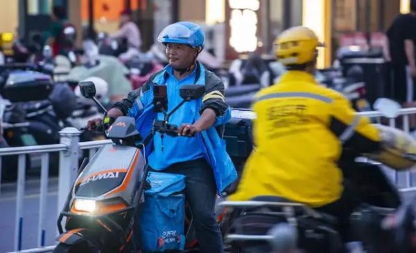目前市场上好的配资公司 外卖无“寡头”